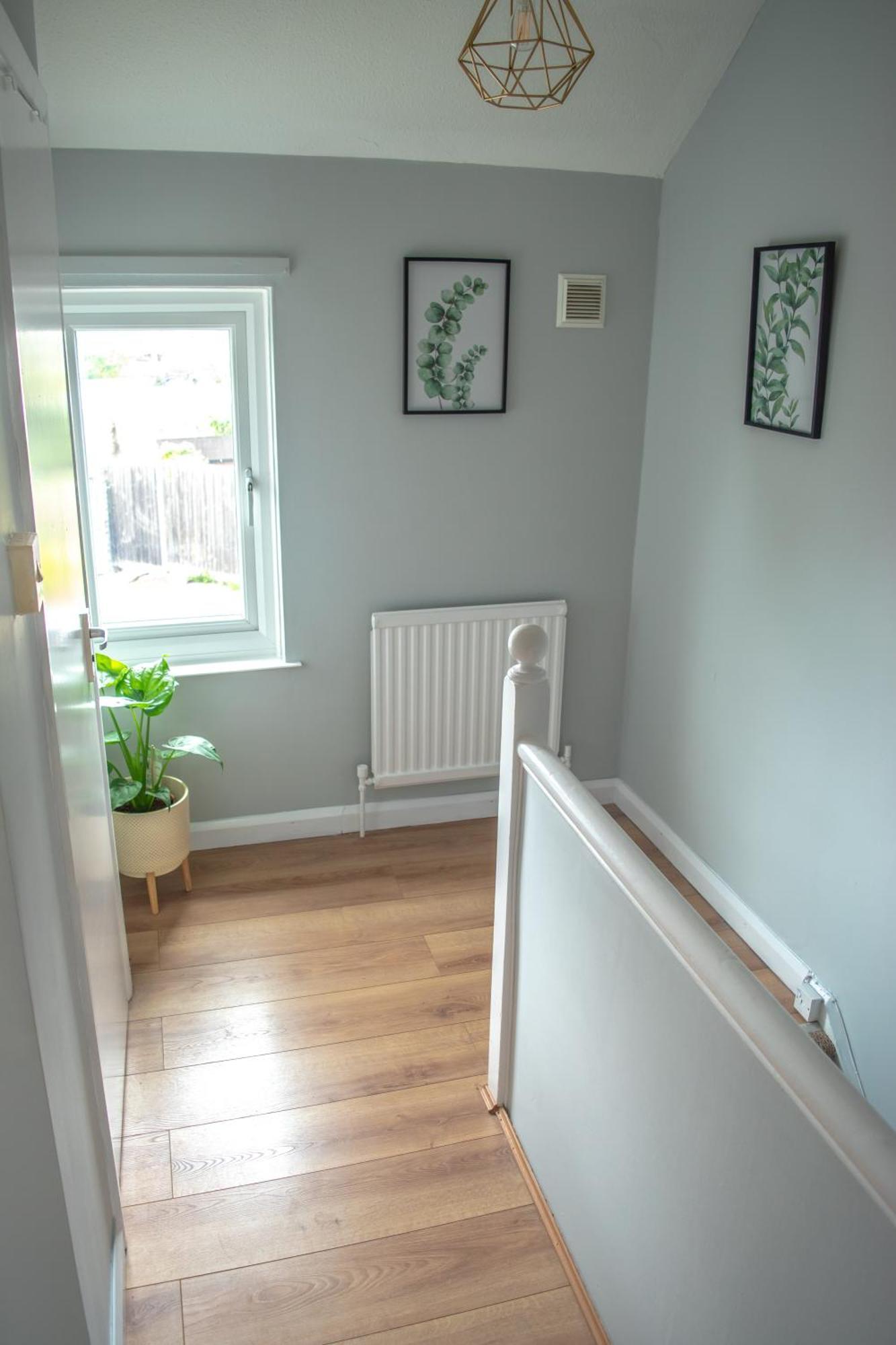 Ferienhaus 4 Bed Free Parking, Garden
