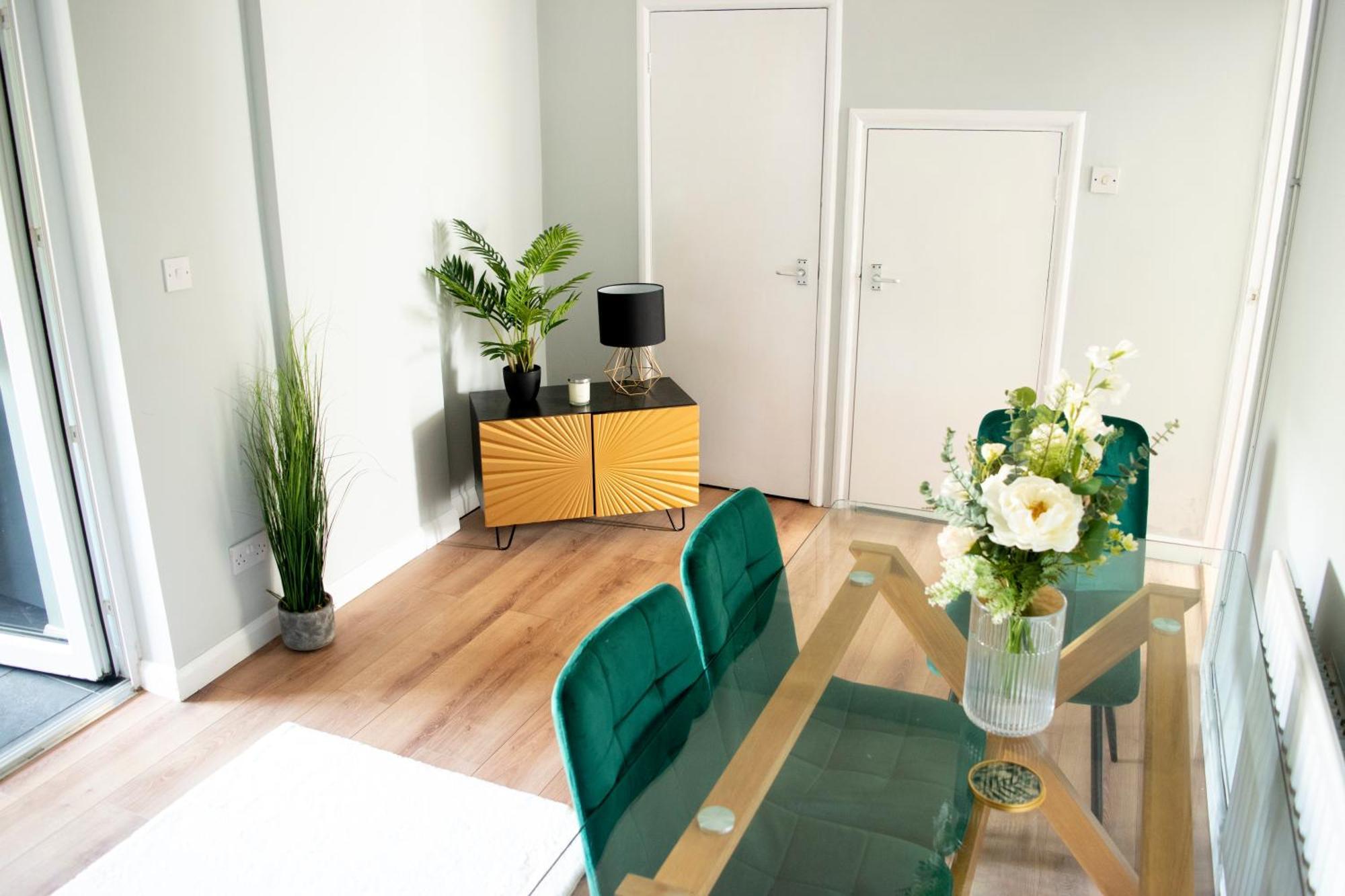 Ferienhaus 4 Bed Free Parking, Garden Stadtteil Ealing